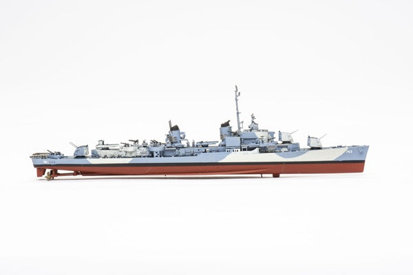 Takom Models - 7057 - 1:700 -Gearing-Class Destroyer USS Southerland DD-743 Gearing Class Destroyer 1945 (Full Hull+Bonus)