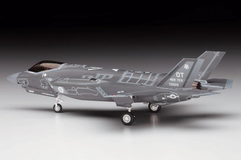 Hasegawa Models 1572 F-35A Lightning II 1:72 SCALE MODEL KIT