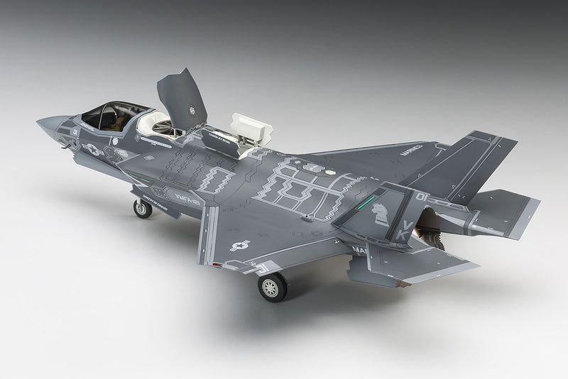 Hasegawa Models 1576 F-35 Lightning II (B type) “US Marine”1:72 SCALE MODEL KIT