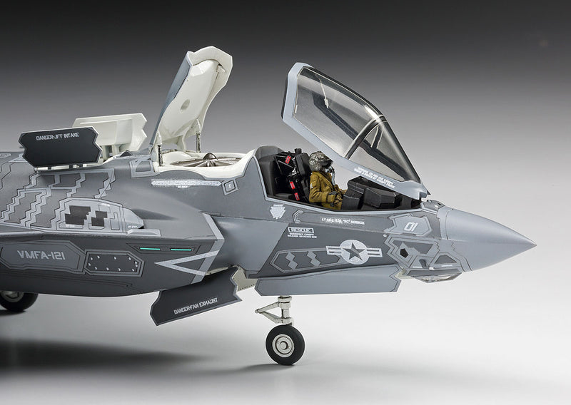 Hasegawa Models 1576 F-35 Lightning II (B type) “US Marine”1:72 SCALE MODEL KIT