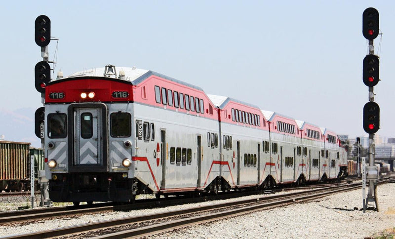 PREORDER Rapido 146028 HO BiLevel Commuter Car: CalTrain: Set