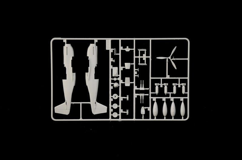 Italeri 1423 - SCALE 1 : 72 P-51A Mustang