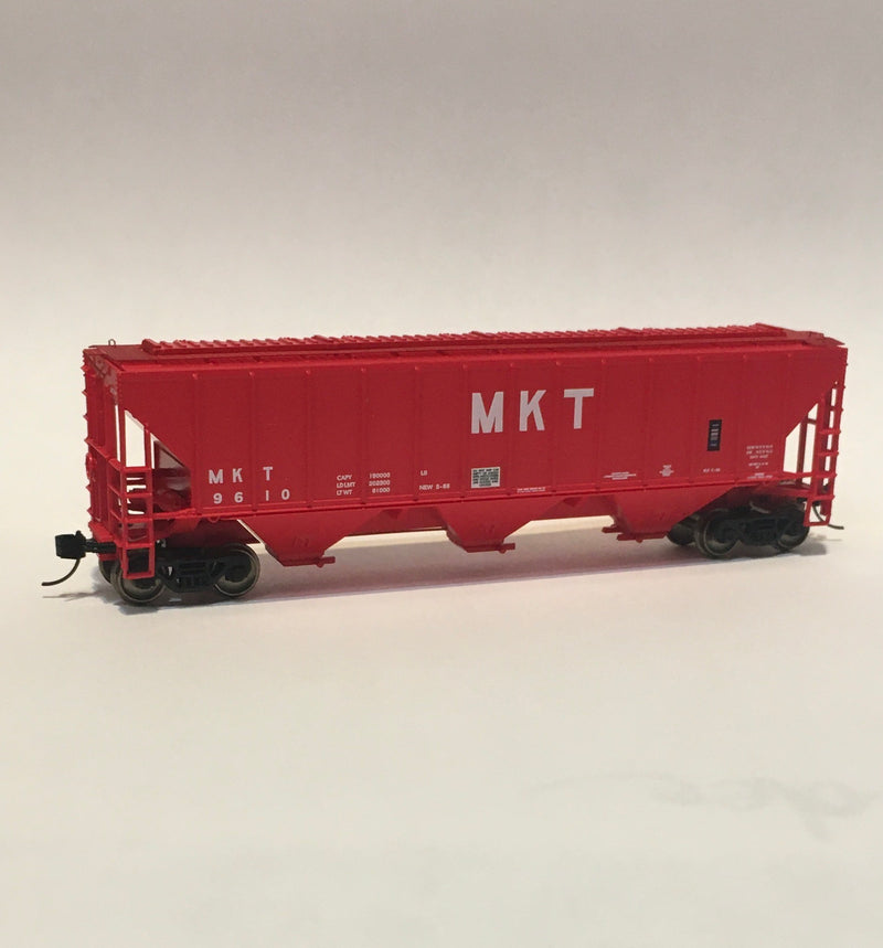 Trainworx 24472 Pullman Standard PS2CD 4427 cu. ft. High side covered hopper, MKT As Delivered (Red)- Random Car