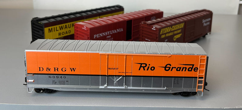 RIVAROSSI HR6583C HO 50' PLUG-DOOR BOXCAR NO ROOFWALK DENVER & RIO GRANDE WESTERN