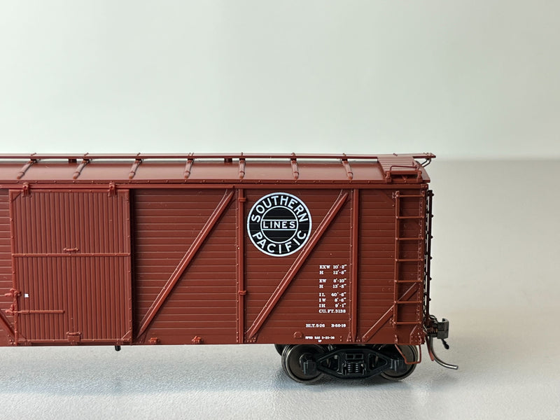 Rapido 171003A SP B-50-15 Boxcar: 1931 to 1946 scheme - As Built w/ Viking Roof: Single Car, HO