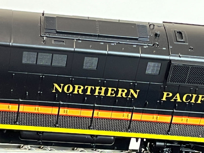 Rapido 31585 HO RS-11: Burlington Northern - NP Patch: