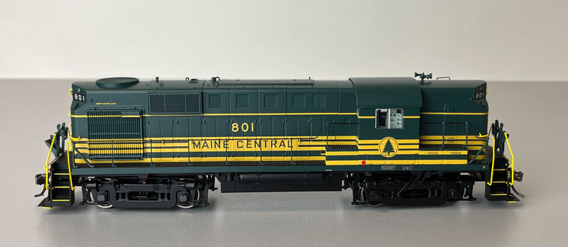 Rapido 31569 HO RS-11: Maine Central - Pine Tree: