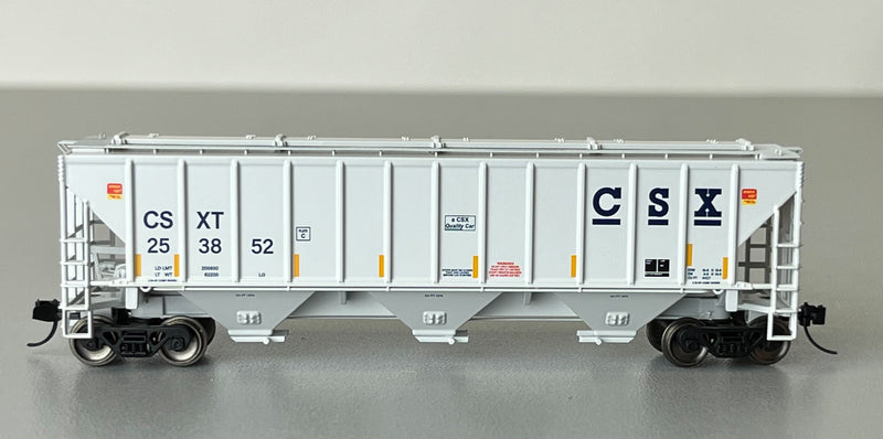 Trainworx 24424-01 Pullman Standard PS2CD 4427 cu. ft. High side covered hopper, CSXT- CSX Quality Car