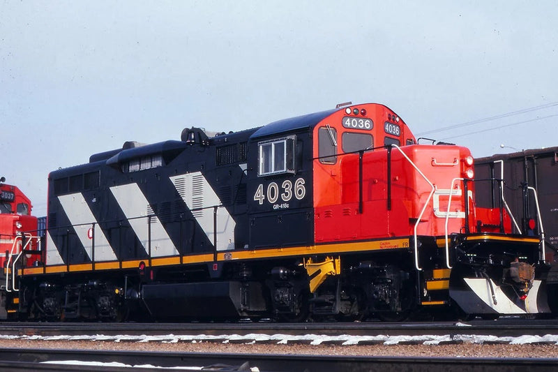 PREORDER Rapido 041010 HO GP9rm - Standard DC -- Canadian National