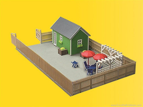 Kibri HO 38659 Garden House with Wooden Fence Kit