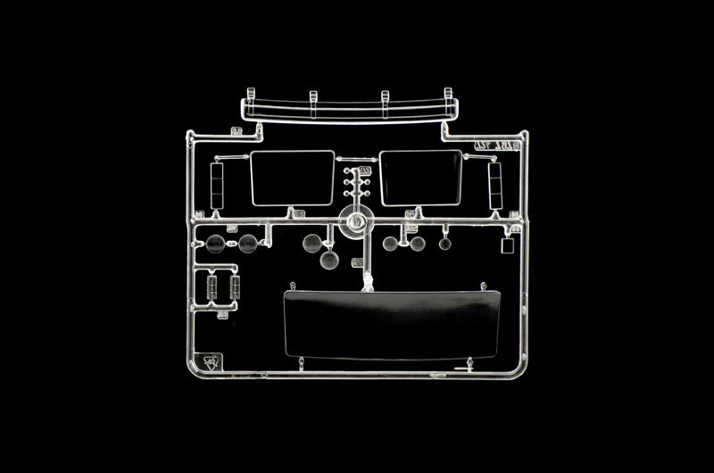 Italeri 3957 Volvo F12 Intercooler Low Roof with accessories 1:24