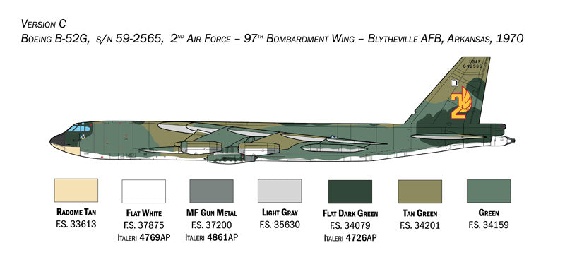 Italeri 1451 - SCALE 1 : 72 B-52G Stratofortress Early version with Hound Dog Missiles