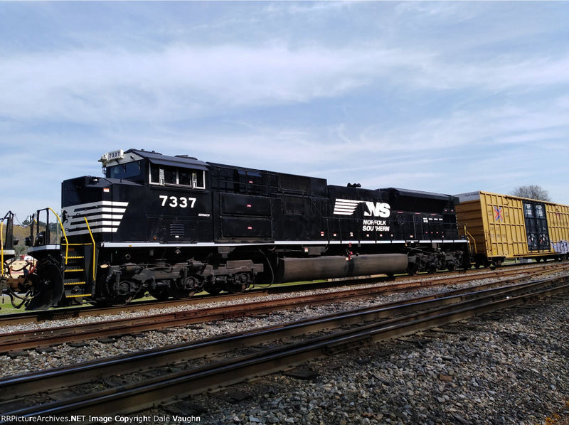 PREORDER Kato N 1768561-S SD70ACu Diesel Locomotive, Norfolk Southern