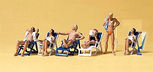 Preiser HO 10431 Sunbathers on Folding Chairs (6)