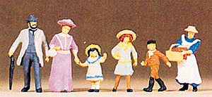Preiser HO 12132 Family Walking 1900s Era (6)