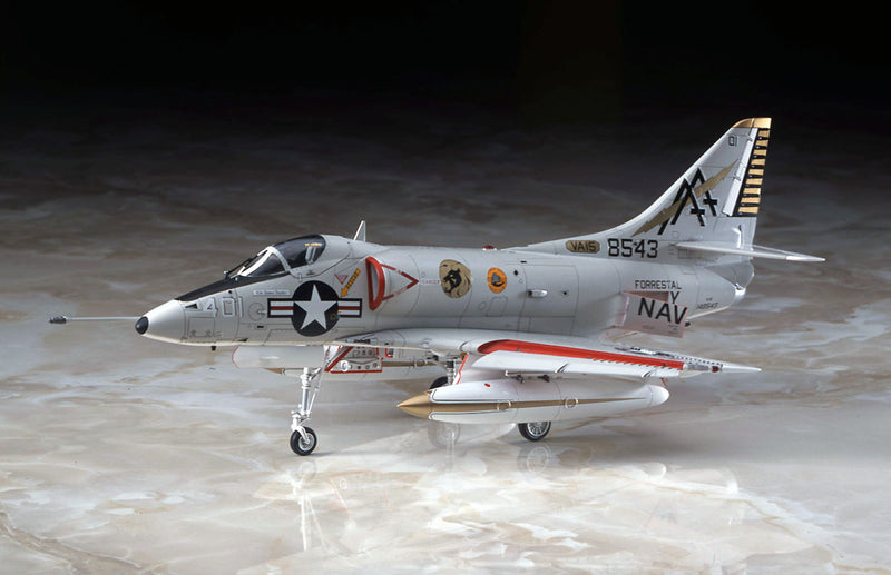 Hasegawa Models 7222 A-4C Skyhawk  1:48 SCALE MODEL KIT