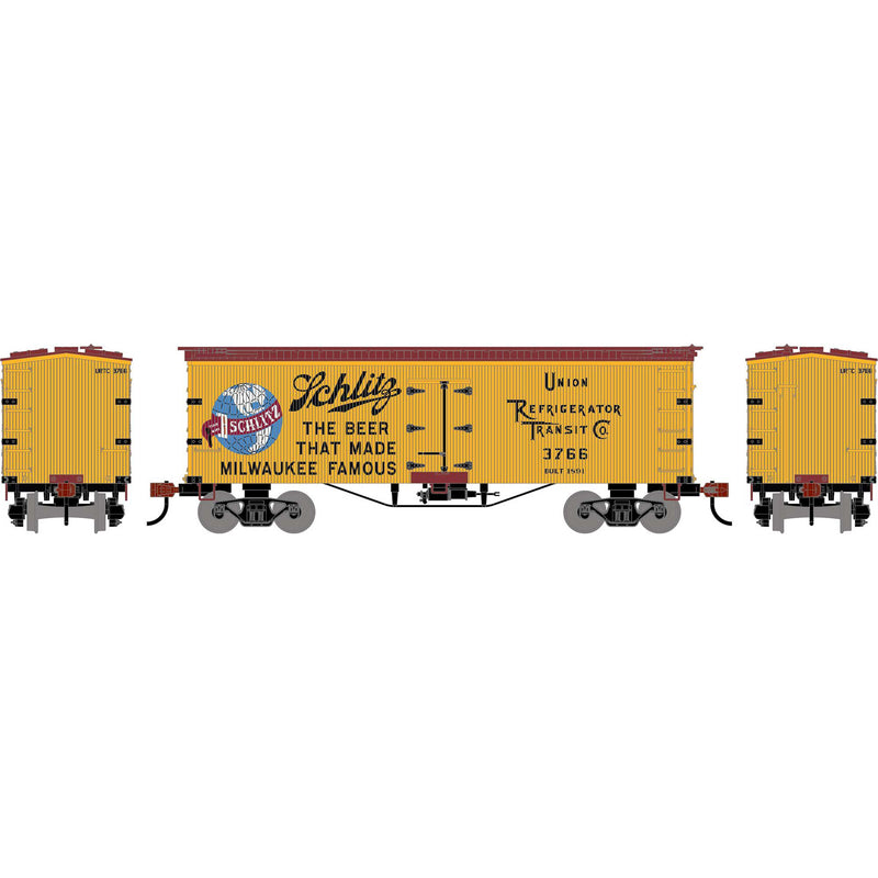 PREORDER Roundhouse HO 3034 36' Wooden Refrigerator Car, Schiltz Beer URTC