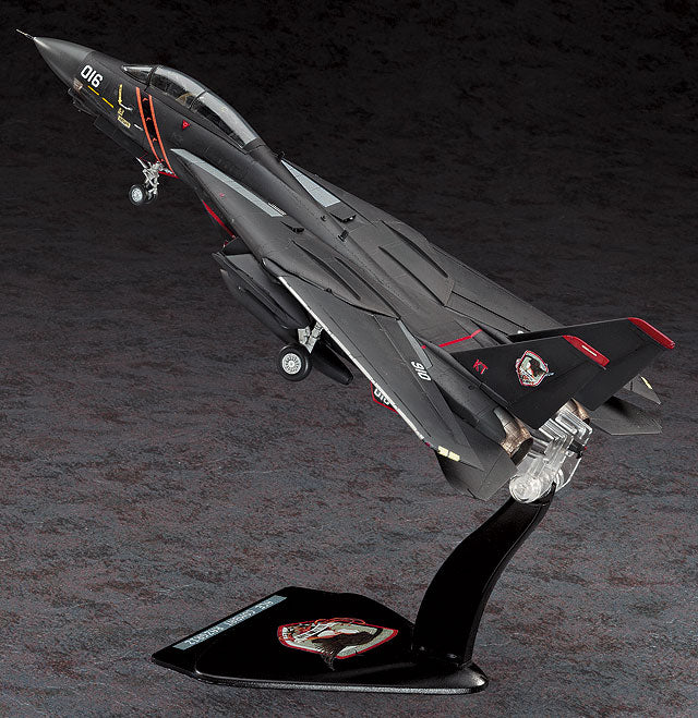 Hasegawa Models 52113 F-14A Tomcat “Ace Combat Razgriz Squadron” 1:72 SCALE MODEL KIT