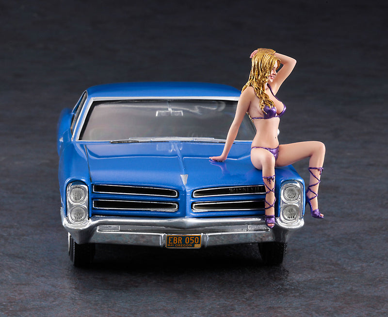 Hasegawa Models 52224 1966 American Coupe Type P w/Blonde Girls Figure 1:24 SCALE MODEL KIT