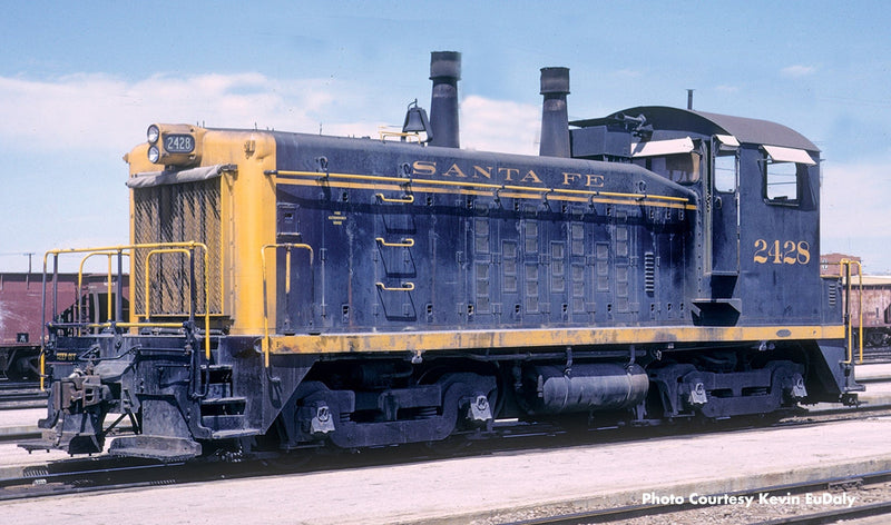 PREORDER Rapido 027087 HO EMD SW9 - Standard DC -- Louisville & Nashville