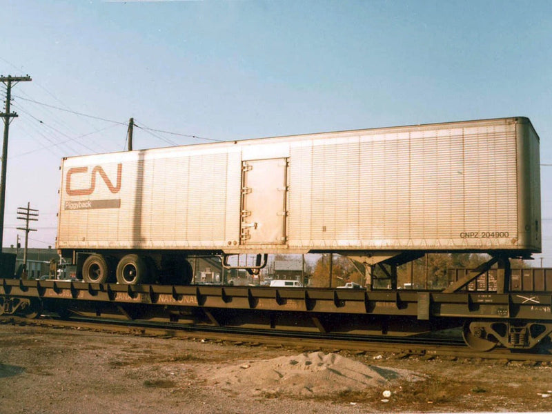 Rapido 151004A HO Marine Industries Piggyback Flatcar - Ready to Run -- Canadian Pacific