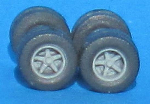 Trainworx N 4081-2 Truck Wheels and Tires 10.00 x 20 Dual White Dayton Wheels (2-Axles)