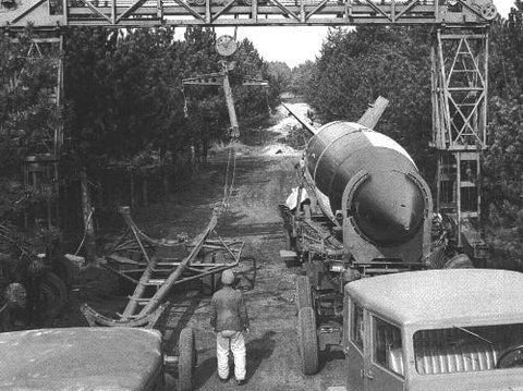 Takom 2123 Stratenwerth 16t Strabokran Heavy Crane 1944/45 Production & V2 Vidalwagon Rocket Kit