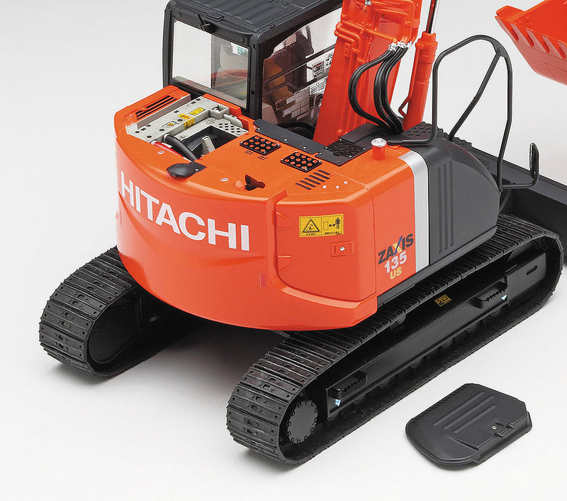 Hasegawa Models 66001  Hitachi Construction Machinery Hydraulic Excavator ZAXIS135US  1:35 SCALE MODEL KIT