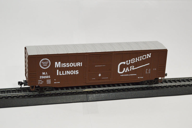 Value Trains USA HO 10090 Boxcar, Missouri Illinois Cushion Car