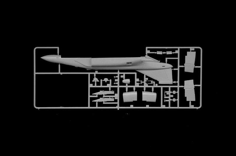 Italeri 1434 - SCALE 1 : 72 F-4M PHANTOM FG.1