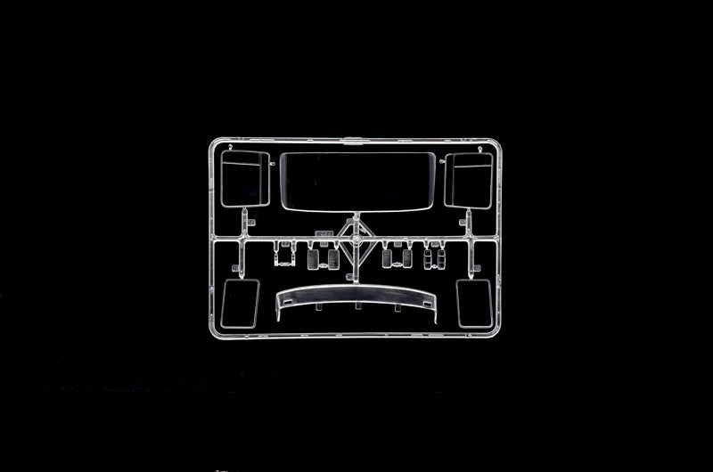 Italeri 3946 - SCALE 1 : 24 MAN F8 19.321 4x2