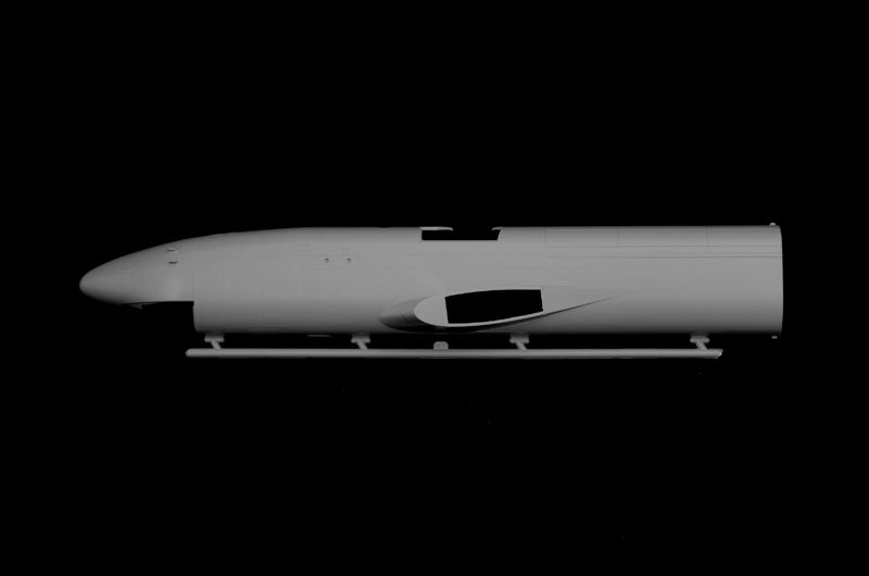 Italeri 1451 - SCALE 1 : 72 B-52G Stratofortress Early version with Hound Dog Missiles