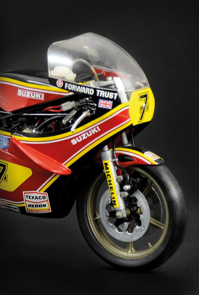 Italeri 4644 - SCALE 1 : 9 Suzuki RG 500 XR27