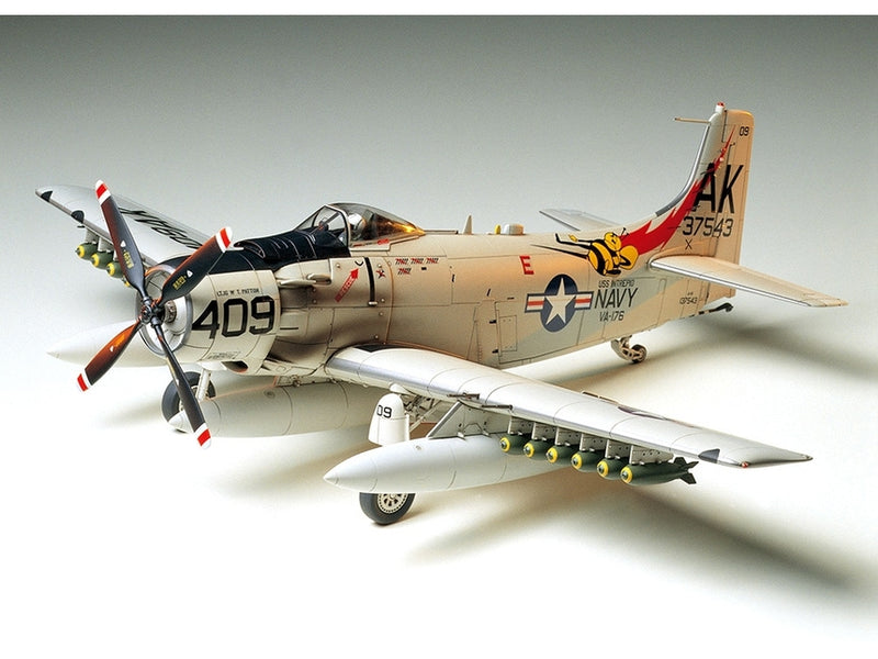 Tamiya Douglas Skyraider Ad-6(A-1H)