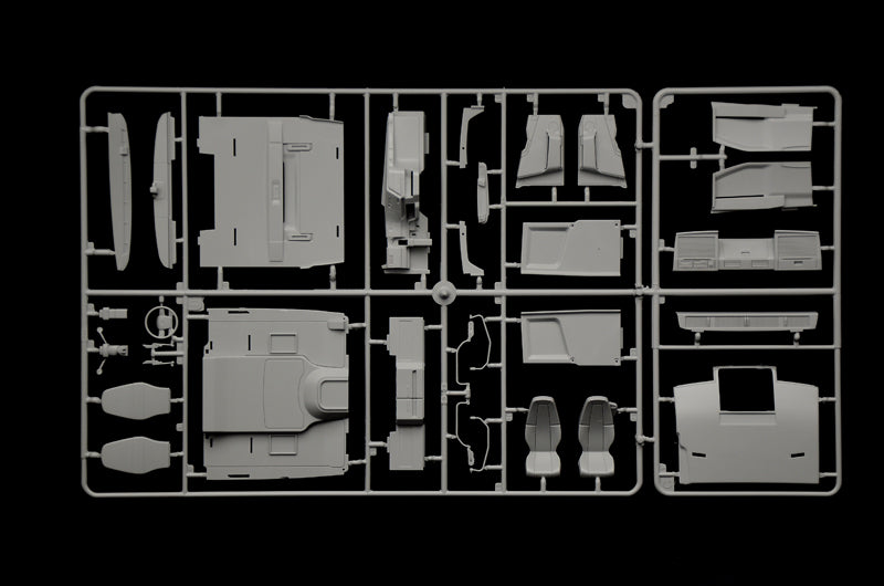 Italeri 3942 - SCALE 1 : 24 VOLVO FH4 Globetrotter Medium Roof