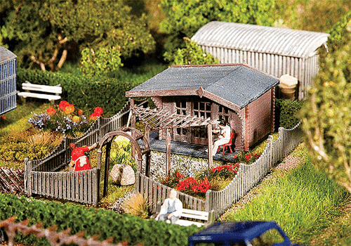 Faller HO 180491 Garden with Summer House Kit (Plastic with Scenery Materials), 4-1/8 x 2-7/8 x 1-1/4" 10.5 x 7.4 x 3.2cm