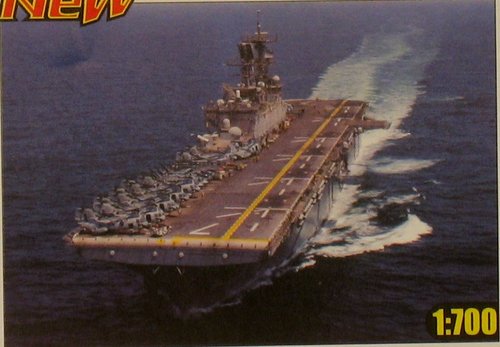 HobbyBoss 83408 USS Iwo Jima LHD-7 1:700