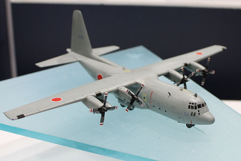 Hasegawa Models 10813 C-130R Hercules “Maritime Self-Defense Force”1:200 SCALE MODEL KIT