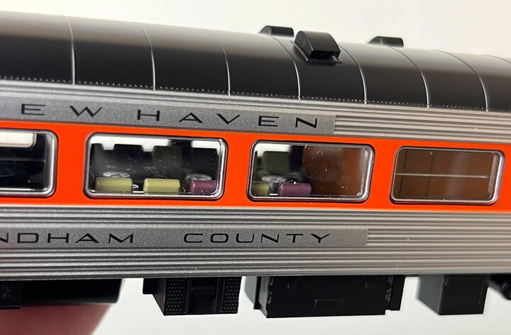 Rapido 134018 HO Scale New Haven County Car - NH McGinnis w/o Skirts