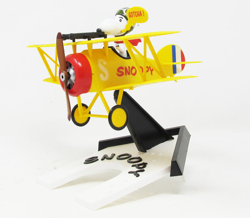 Atlantis Models M6779 Snoopy and his Sopwith Camel with Motor SNAP