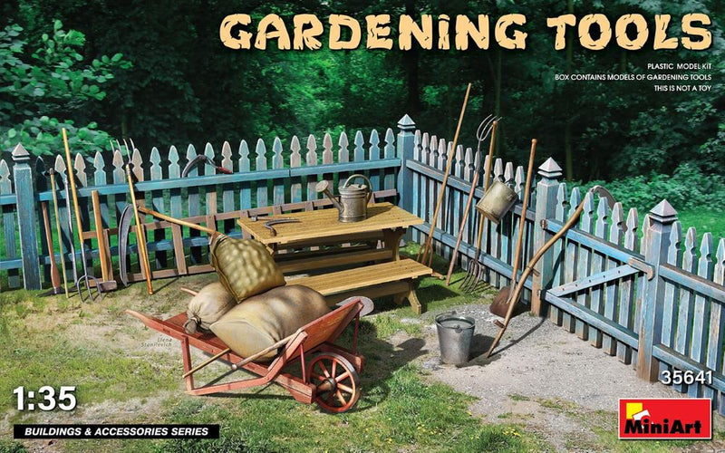 MiniArt 35641 Gardening Tools w/wheel barrow 1:35