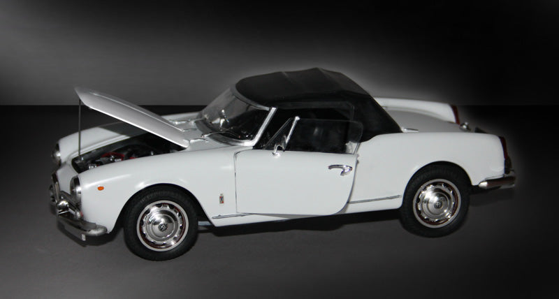 Italeri 3653 - SCALE 1 : 24 ALFA ROMEO GIULIETTA SPIDER 1300