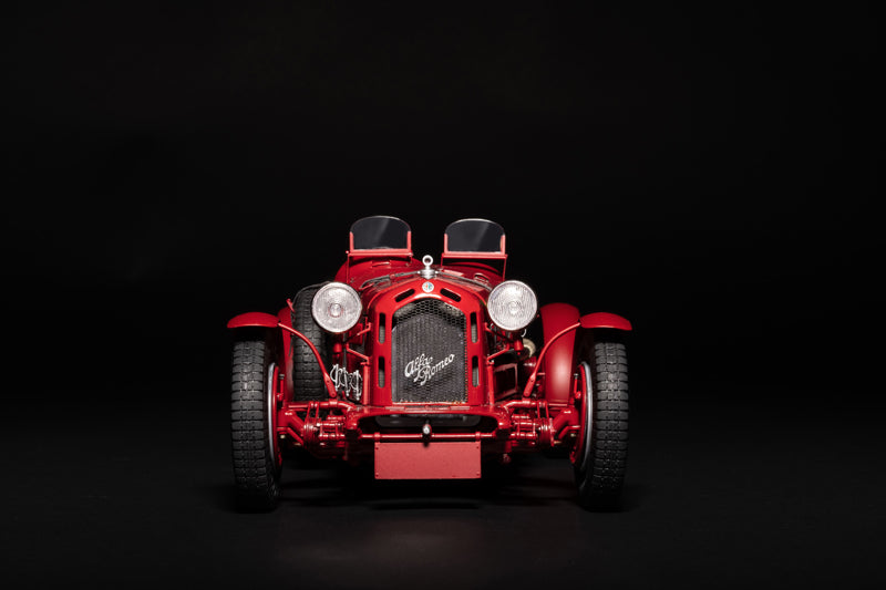 Italeri 4708 - SCALE 1 : 12 Alfa Romeo 8C 2300 Roadster