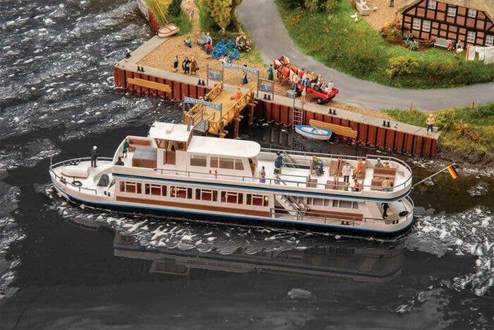 Faller HO 131009 Passenger Ship Kit, 13-5/16 x 2-1/2 x 2-1/2" 33.8 x 6.3 x 6.3cm