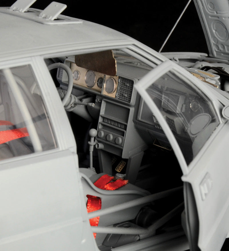 Italeri 4709 - SCALE 1 : 12 Lancia Delta HF integrale 16v