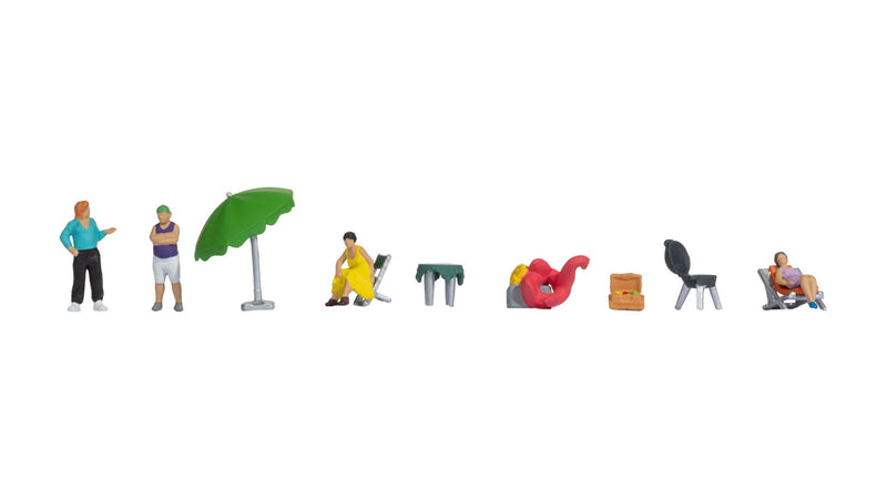 PREORDER Noch HO 15877 Camping Trip (10-Pack)