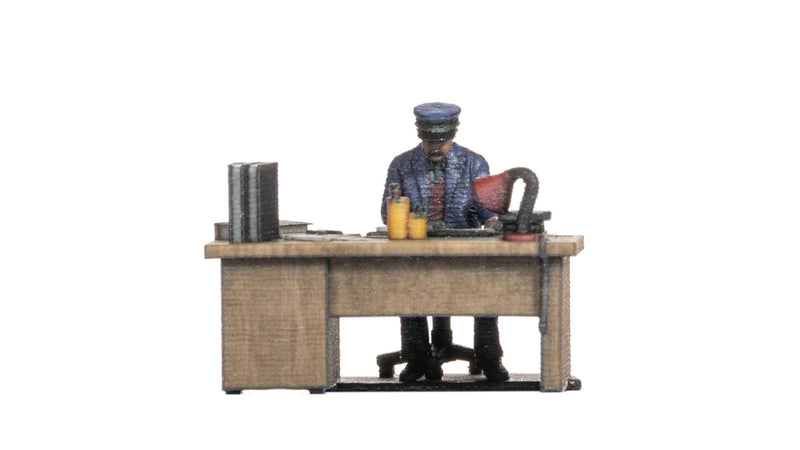 PREORDER Noch HO 10220 Railway Official at his Desk