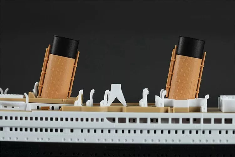 Meng-Model PS-008 RMS Titanic 1:700