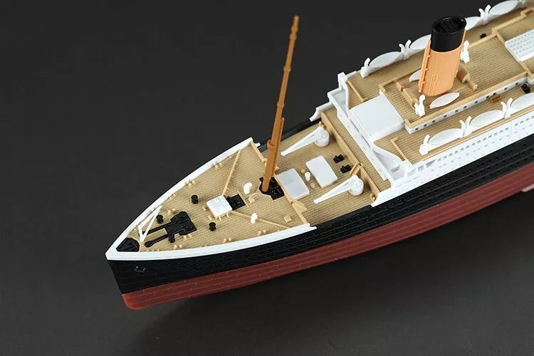 Meng-Model PS-008 RMS Titanic 1:700