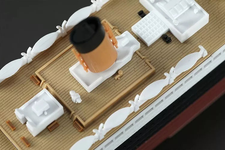 Meng-Model PS-008 RMS Titanic 1:700